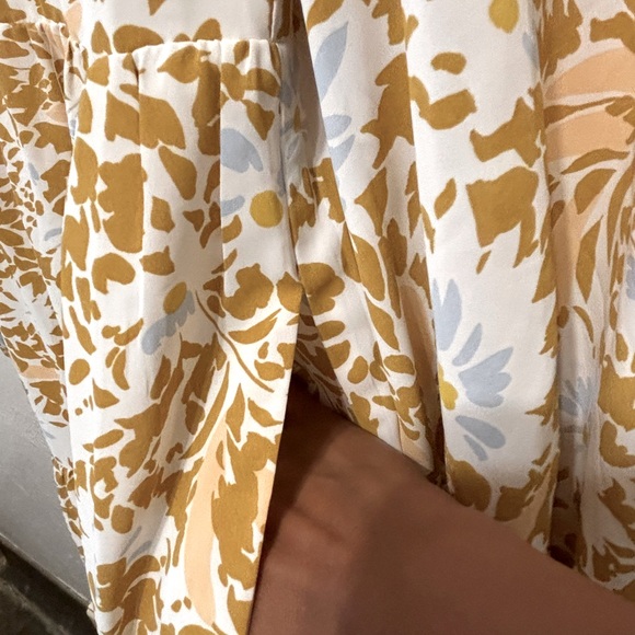 Floral Long Sleeved Tiered Peasant Maxi Dress with Pockets - Picture 5 of 14